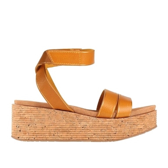 Pedro Garcia NWOT Mustard Platform Sandals Sz 39 9 US